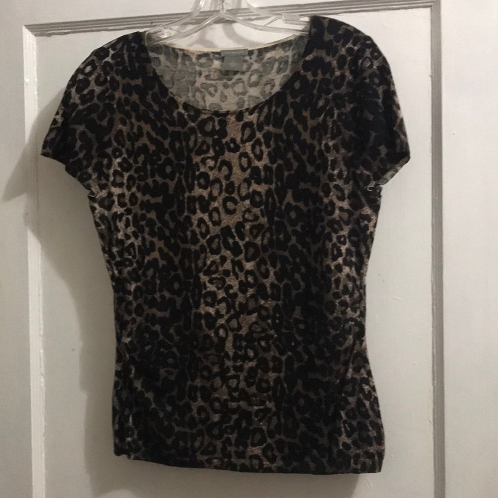 Sexy leopard top w/ ruched sides. Fine-knit sweater material. L from Ann Taylor.